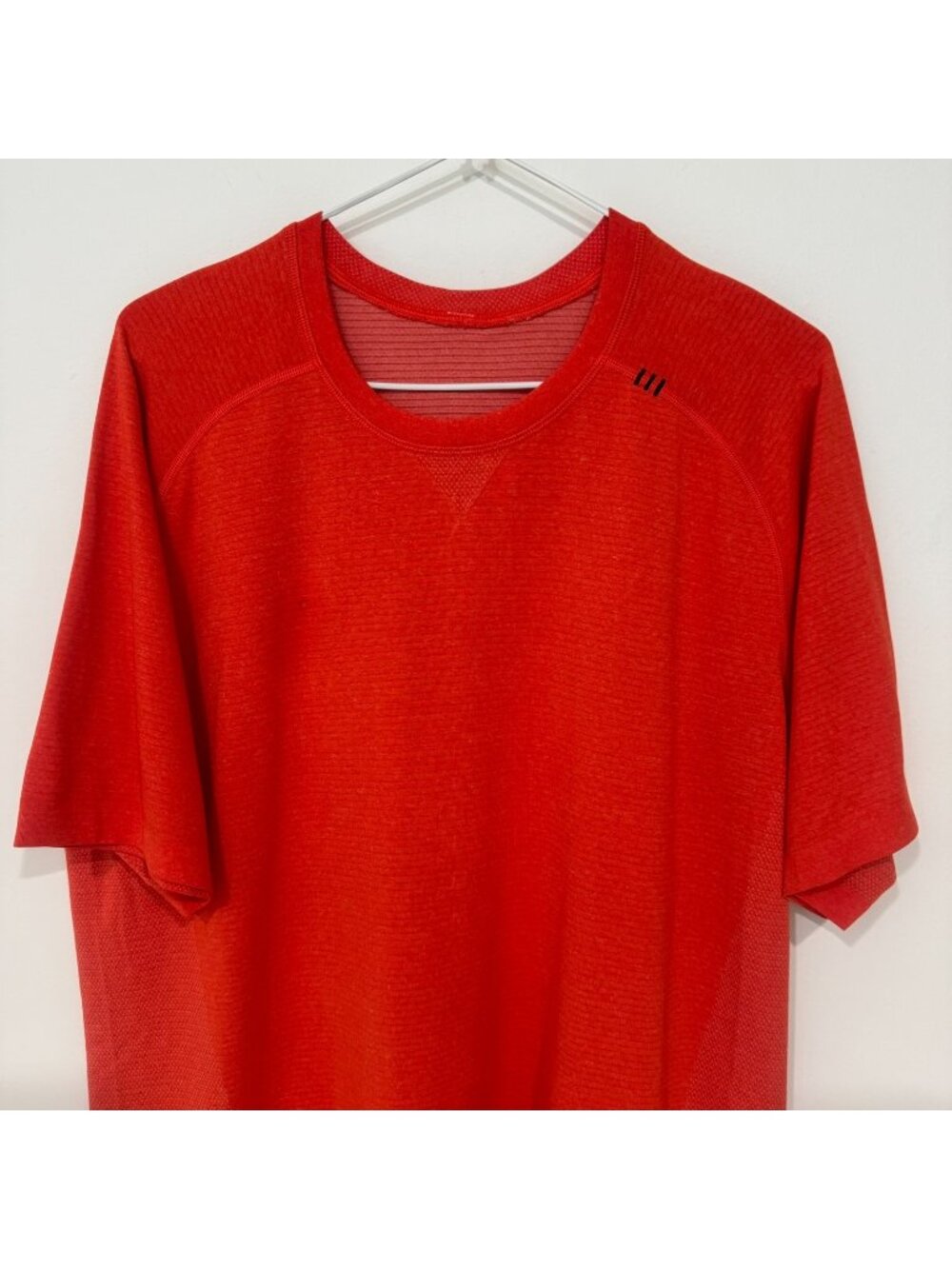 Lululemon Mens Metal Vent Tech Short Sleeve Orange Size L (Flaw)